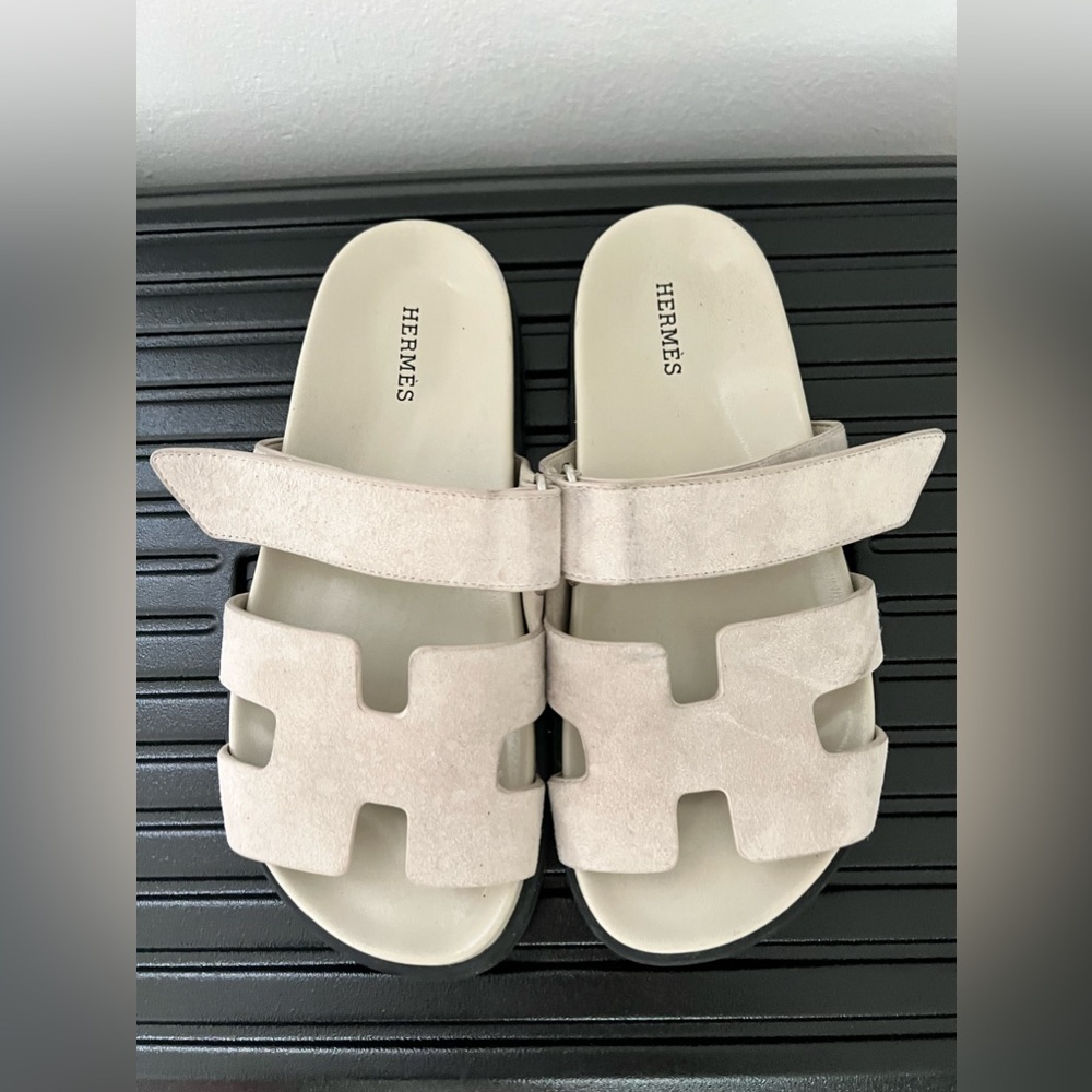 Hermes flip-flop